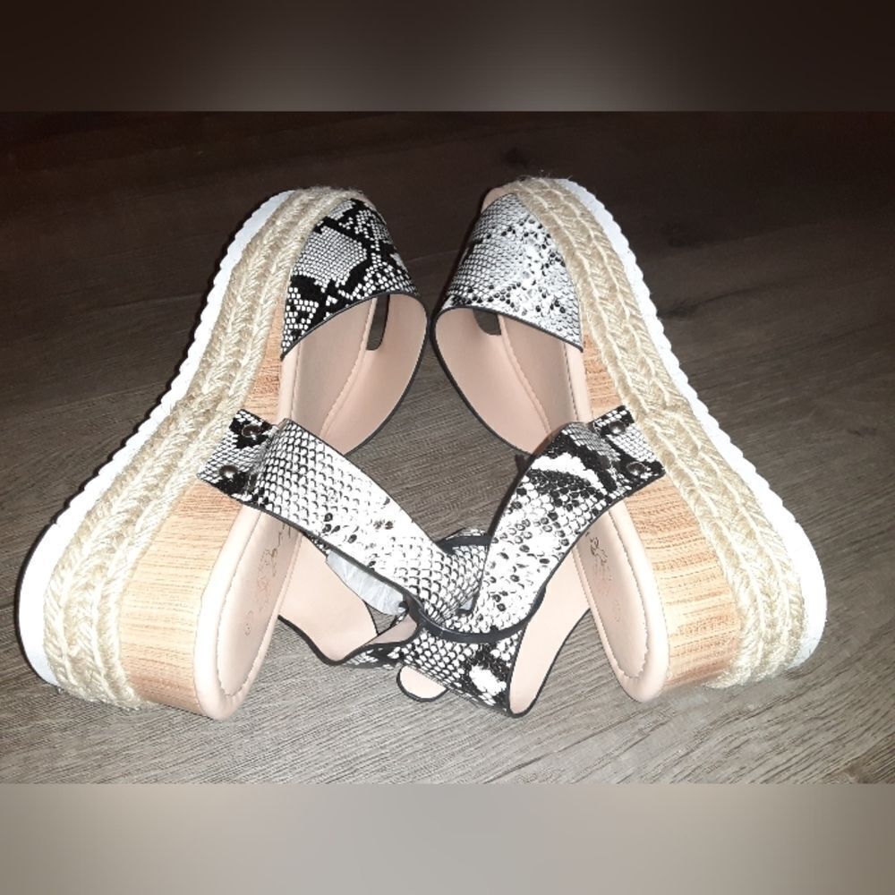 Women's Snake-Print Wedge Sandals, Platform, Size 10 - Picture 5 of 10